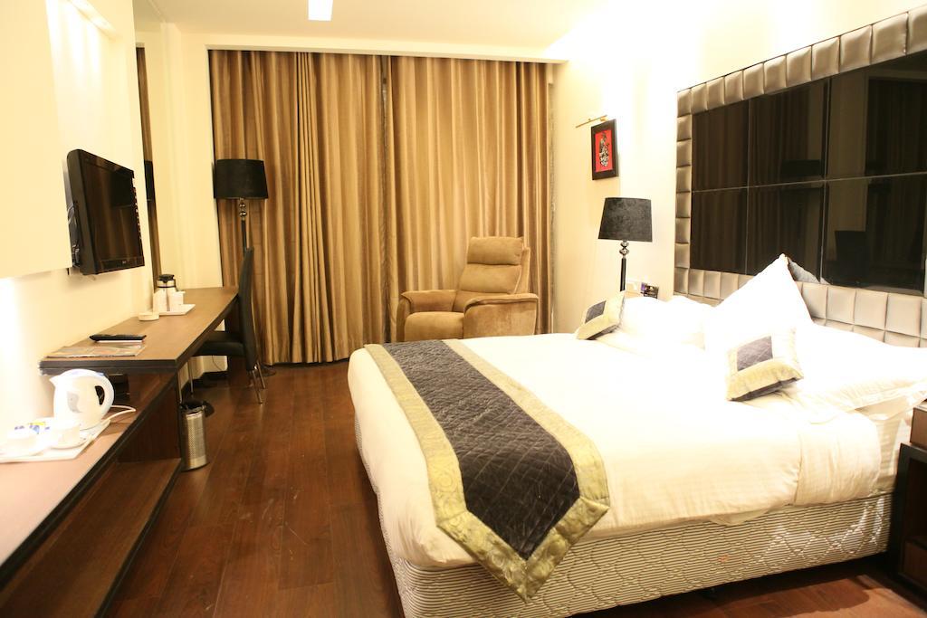 Krome - A - Boutique Hotel Meerut Exterior photo