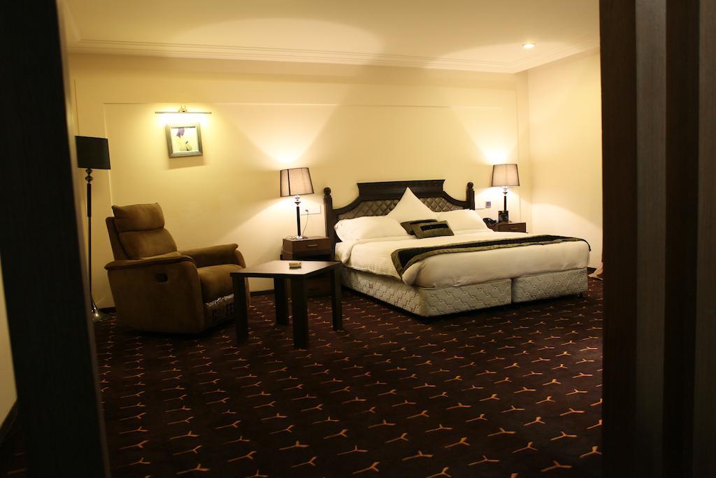 Krome - A - Boutique Hotel Meerut Exterior photo